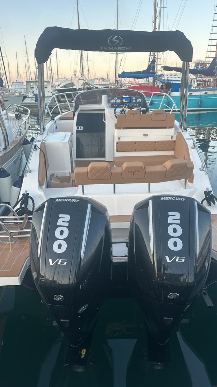 Einen Tag lang Palermo entdecken: Das wahre Dolce Vita auf einem Motorboot