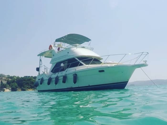 Jeden Moment genießen: Ein sonniger Tag rund um Çeşme auf einem Motorboot