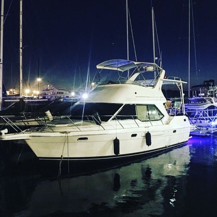 Jeden Moment genießen: Ein sonniger Tag rund um Çeşme auf einem Motorboot