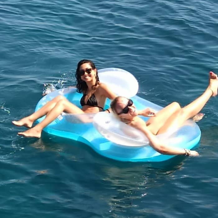 Jeden Moment genießen: Ein sonniger Tag rund um Çeşme auf einem Motorboot