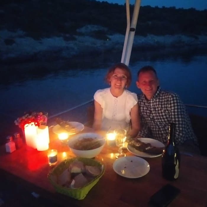 Jeden Moment genießen: Ein sonniger Tag rund um Çeşme auf einem Motorboot