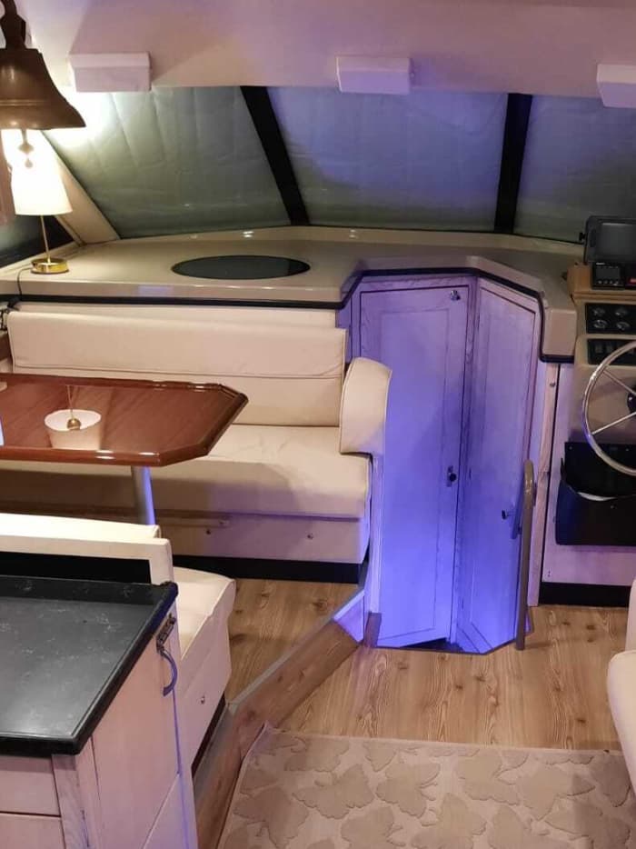 Jeden Moment genießen: Ein sonniger Tag rund um Çeşme auf einem Motorboot