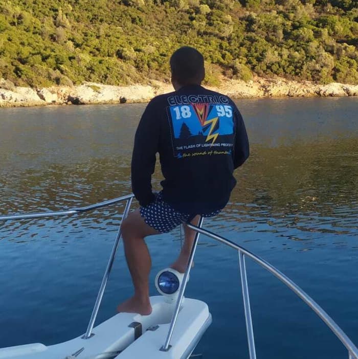Jeden Moment genießen: Ein sonniger Tag rund um Çeşme auf einem Motorboot