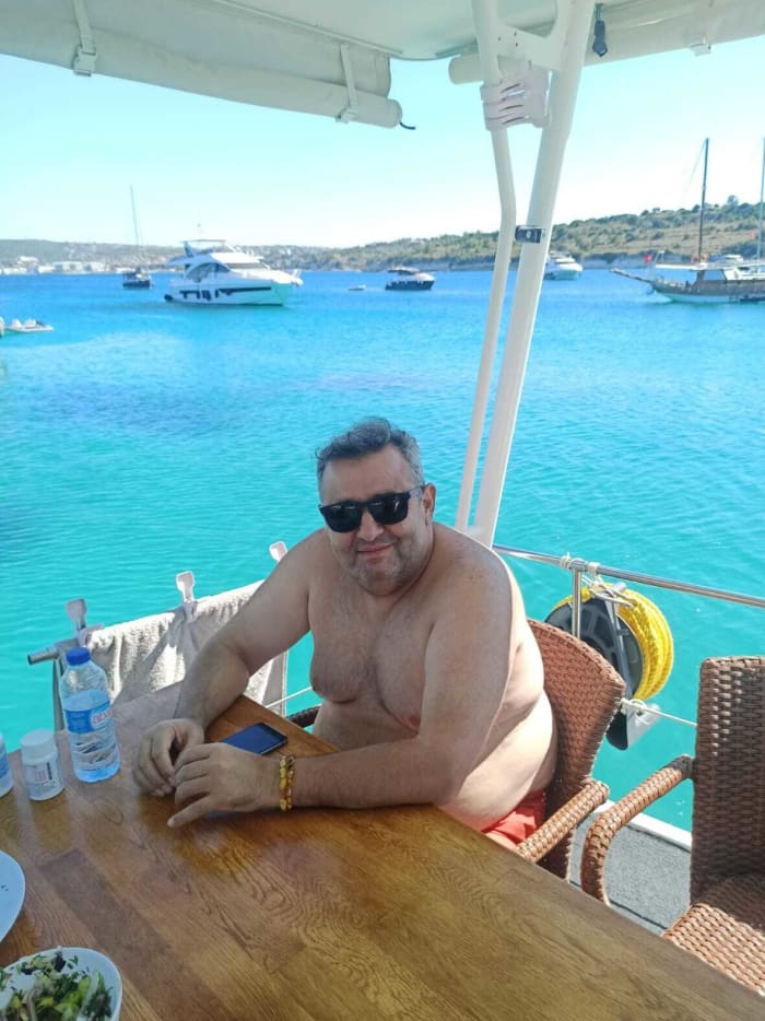 Jeden Moment genießen: Ein sonniger Tag rund um Çeşme auf einem Motorboot