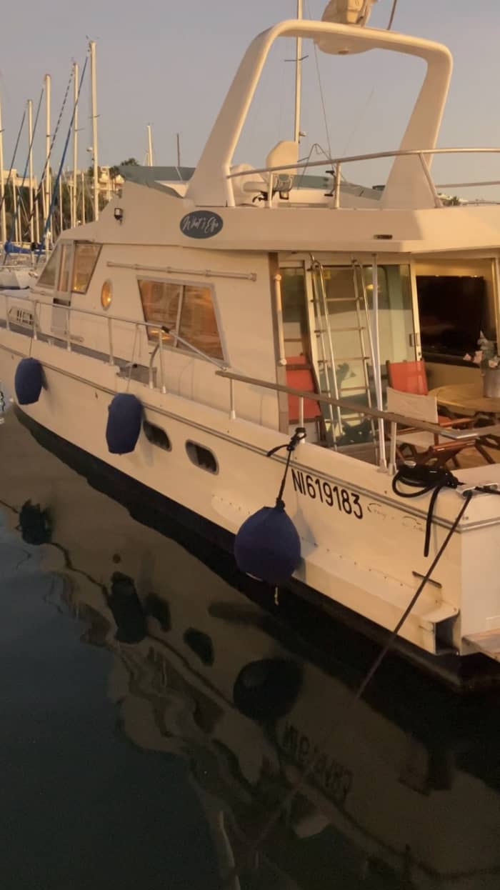 Découvrez le golfe Juan lors d'une excursion d'une journée en bateau à moteur.