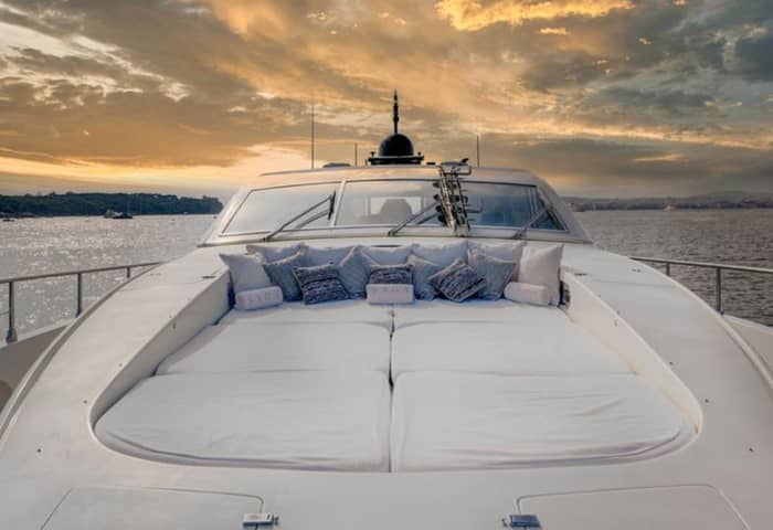 Entdecken Sie Ibiza in 9 Stunden: Ein erstklassiges Motoryacht-Erlebnis