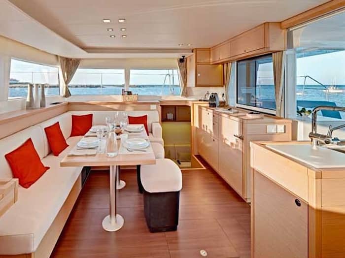 Croisière privée d'une journée sur la Costa Blanca : expérience de navigation personnalisée de Torrevieja à Tabarca et La Manga