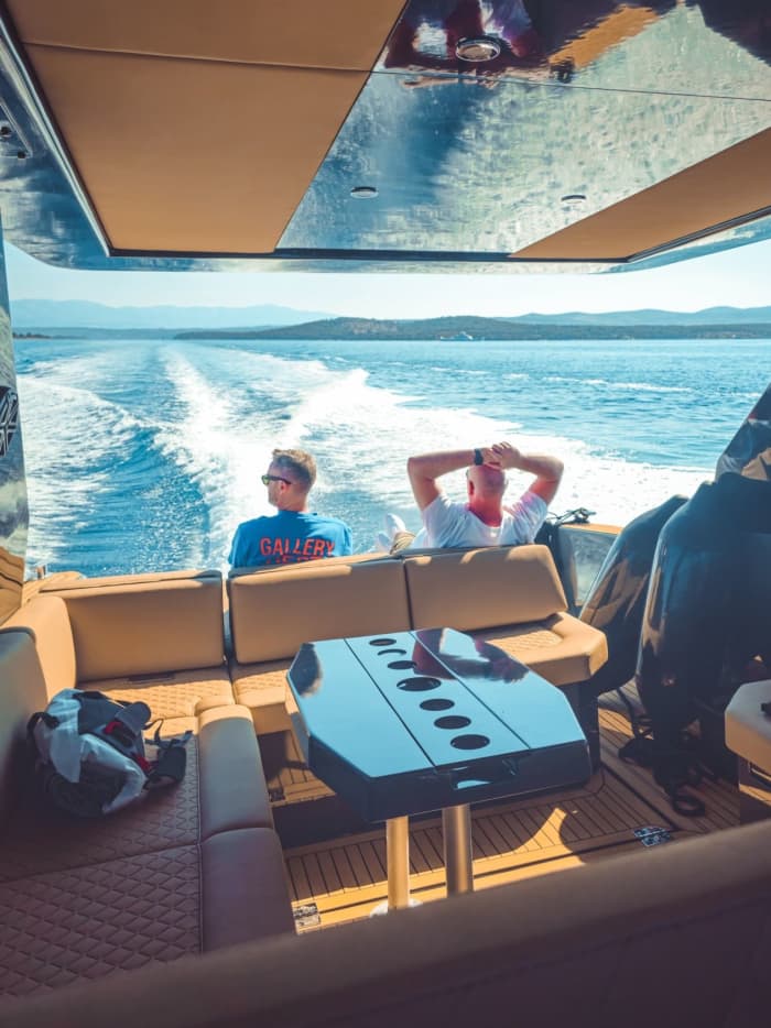 Luxe kustontdekking: Blauwe lagune en eiland Solta