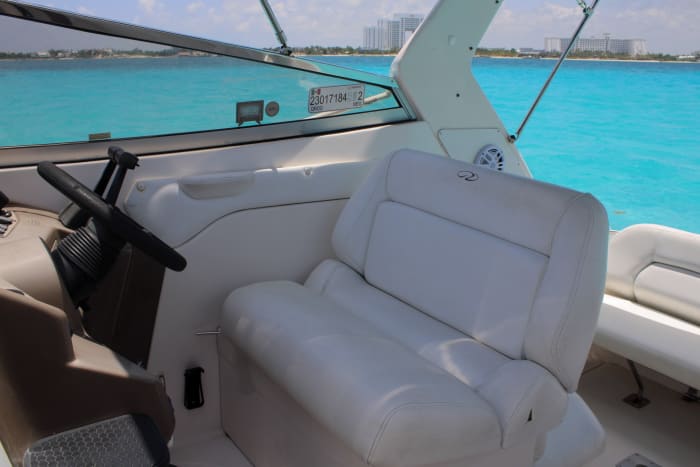 Discover Cancún on a full-day motorboat trip