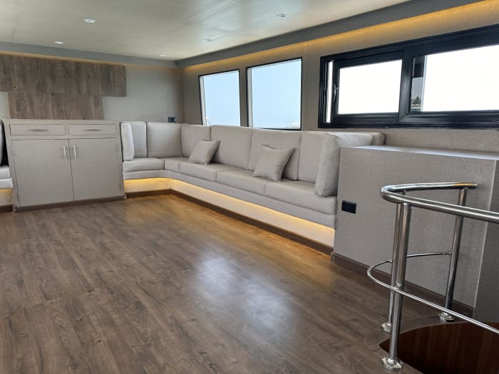 Location de yacht VIP sur mesure : une expérience de luxe sur 1 à 3 îles