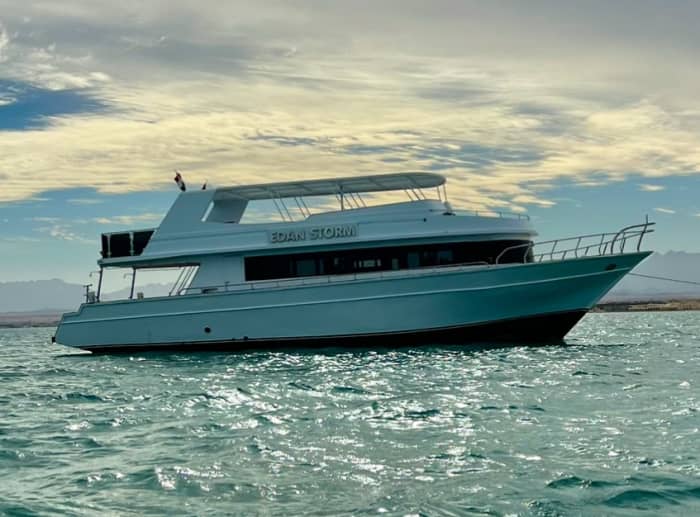 Location de yacht VIP sur mesure : une expérience de luxe sur 1 à 3 îles