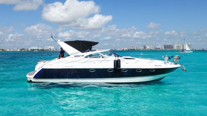 Een magische dag in Cancún op een motorboot.