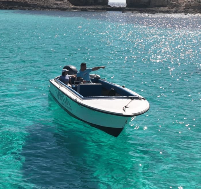 Ανακαλύψτε τον κόλπο του Αγίου Παύλου με μηχανοκίνητο σκάφος για 9 ώρες