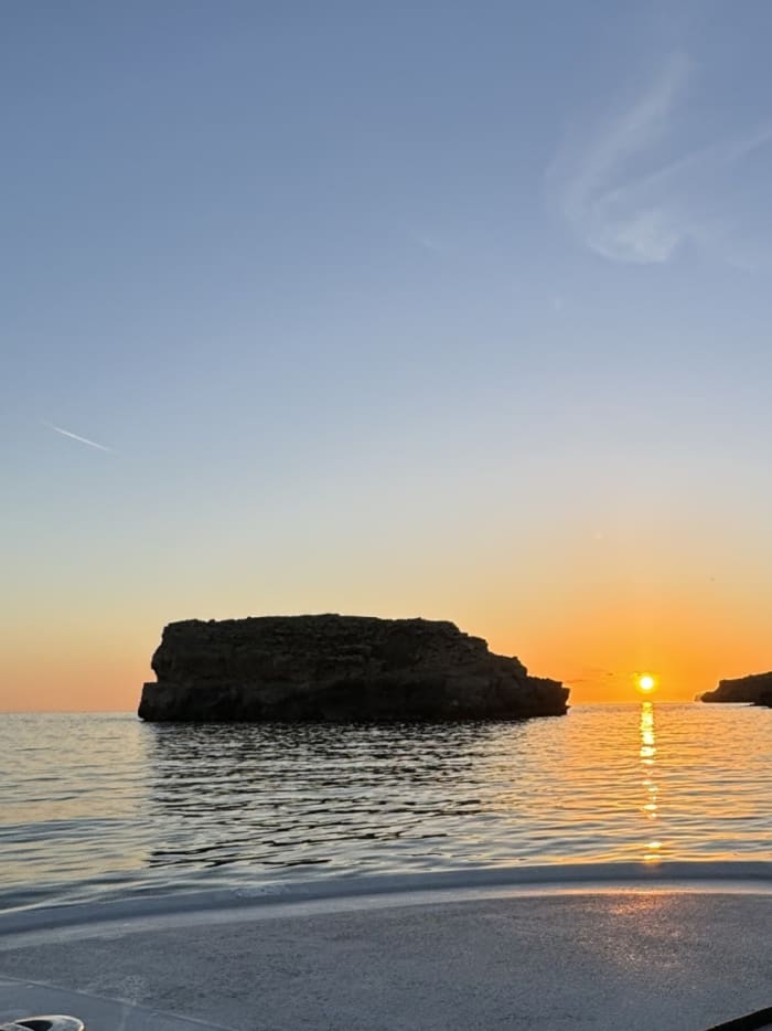 Ανακαλύψτε τον κόλπο του Αγίου Παύλου με μηχανοκίνητο σκάφος για 9 ώρες