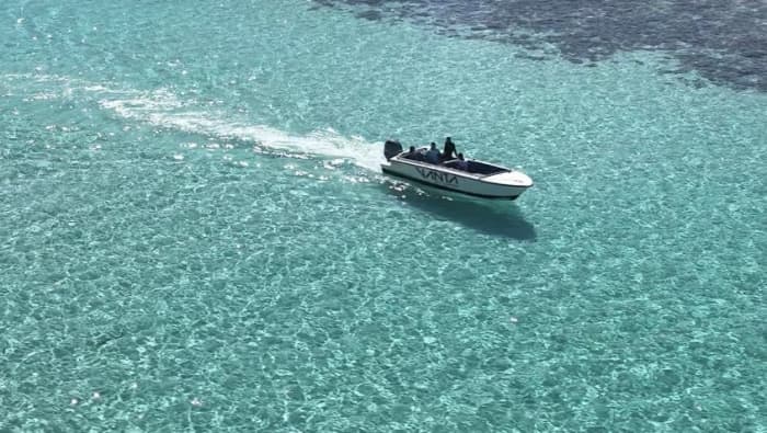 Ανακαλύψτε τον κόλπο του Αγίου Παύλου με μηχανοκίνητο σκάφος για 9 ώρες