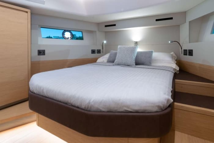 Luxury Yacht Experience – Blue Grotto & Faraglioni