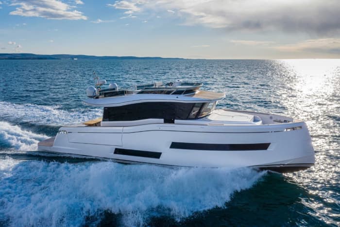 Luxury Yacht Experience – Blue Grotto & Faraglioni