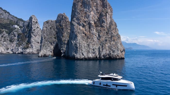Luxury Yacht Experience – Blue Grotto & Faraglioni