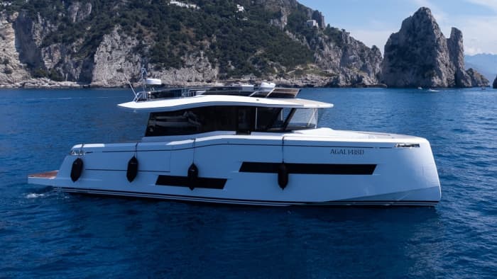 Luxury Yacht Experience – Blue Grotto & Faraglioni
