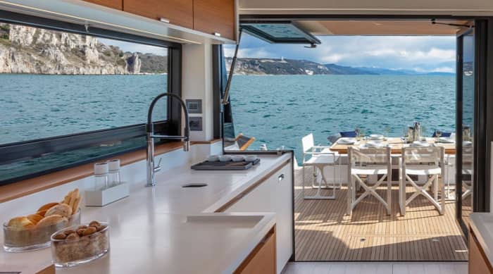 Luxury Yacht Experience – Blue Grotto & Faraglioni