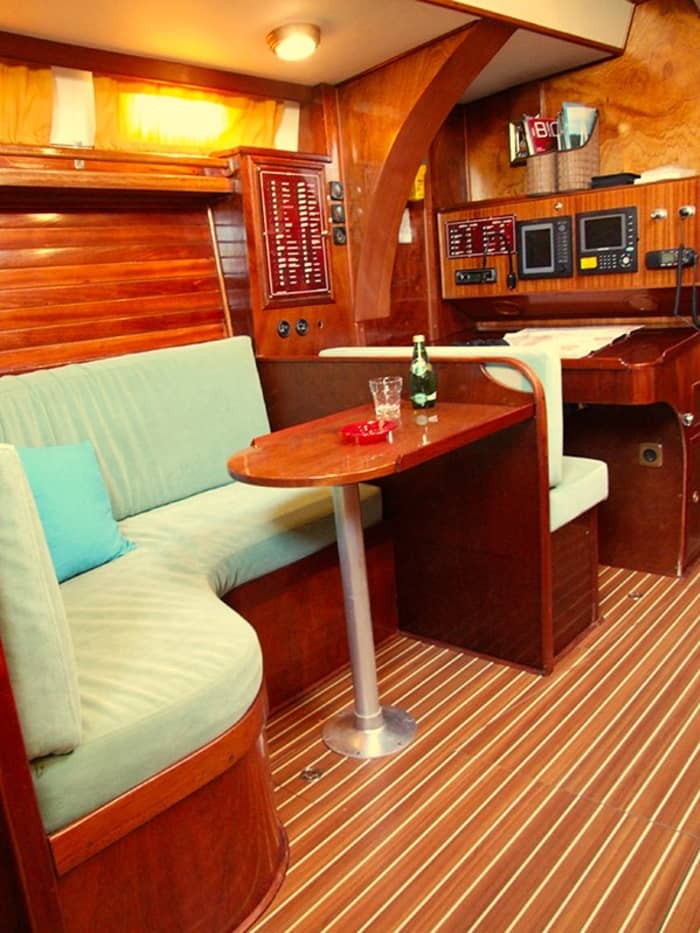 Full-Day Sailing cruise: Up to 23 guests