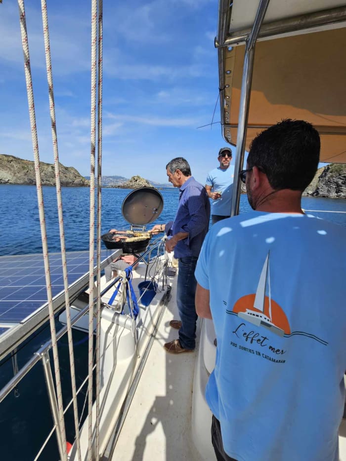 Verken Hyères en geniet van een hele dag zeilen op een catamaran.