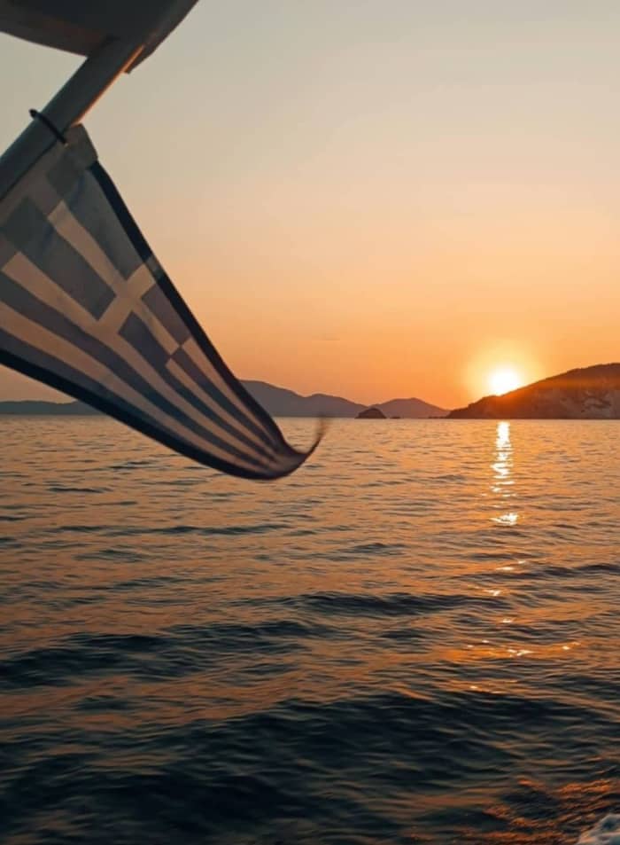 Maravillas de Zakynthos: Descubrimiento de tortugas y cuevas marinas