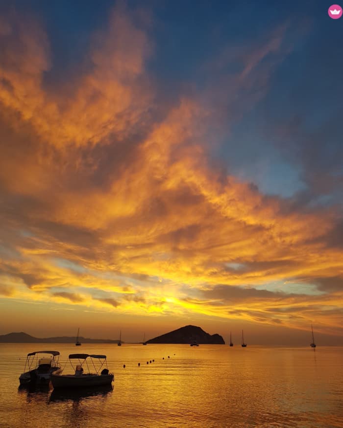 Maravillas de Zakynthos: Descubrimiento de tortugas y cuevas marinas