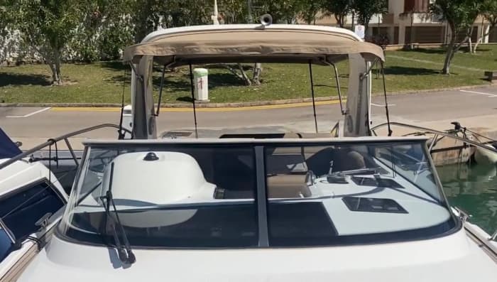 Louez un bateau à moteur pour 4 heures de plaisir