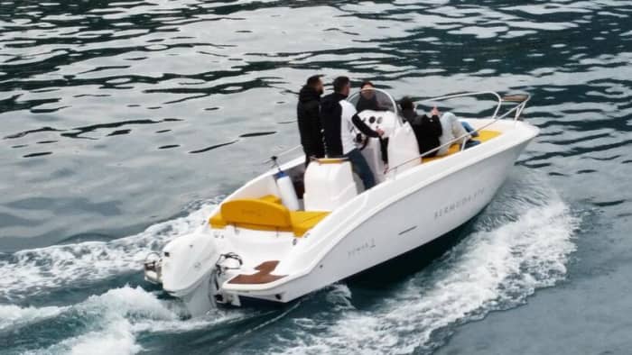 Scopri la Costiera Amalfitana a bordo di un motoscafo