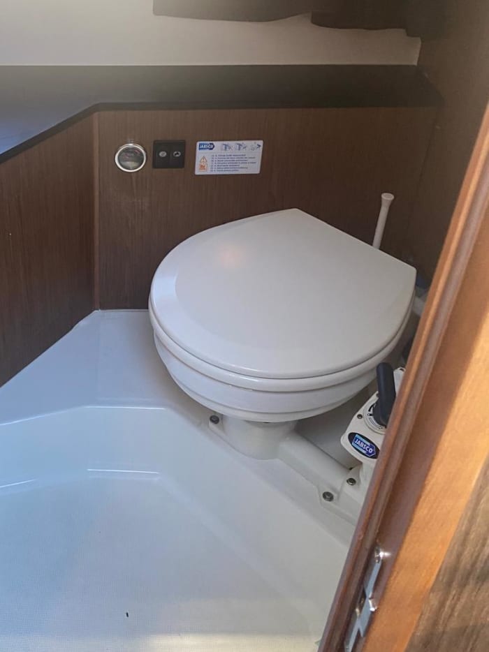 Genießen Sie 8 Stunden auf einem Motorboot in Santa Pola