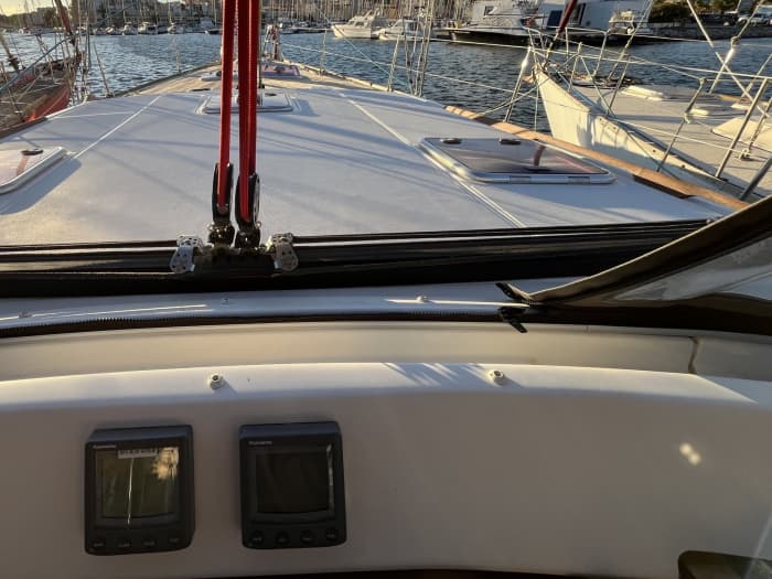 Enjoy a full day on a sailboat in Gruissan