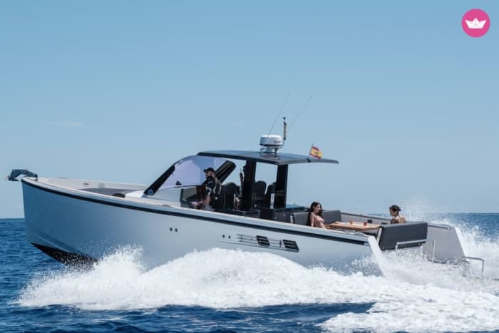 Luxury coastal cruise: From Ibiza Town to Tagomago