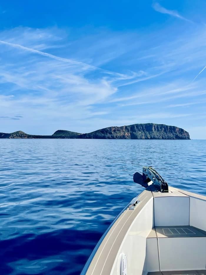 Luxury coastal cruise: From Ibiza Town to Tagomago