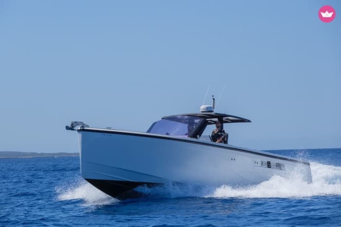 Luxury coastal cruise: From Ibiza Town to Tagomago