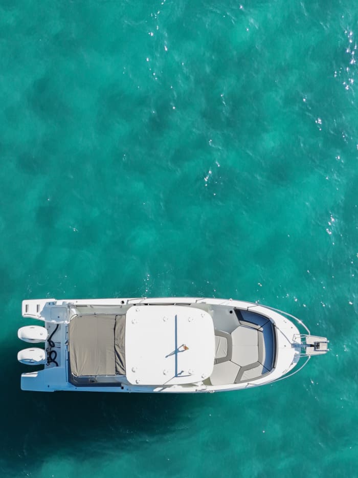 4h to explore Sitges on a motorboat