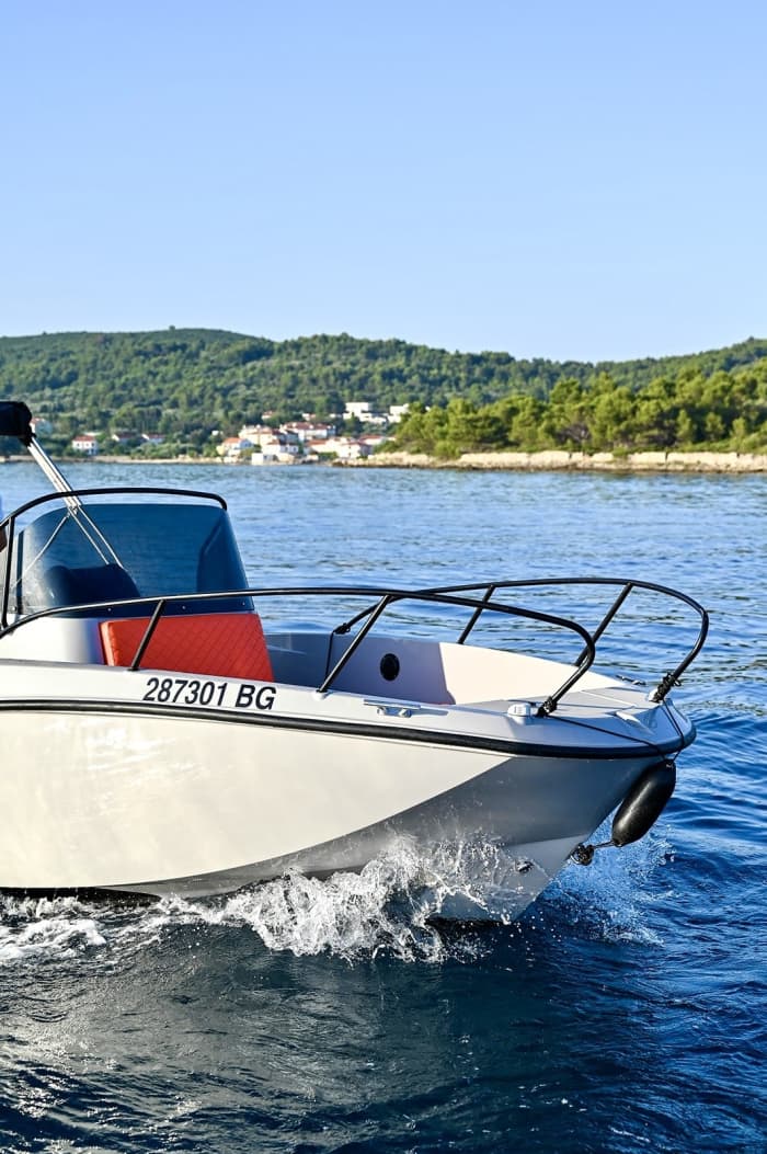Discover Preko: A full day of sun on a motorboat