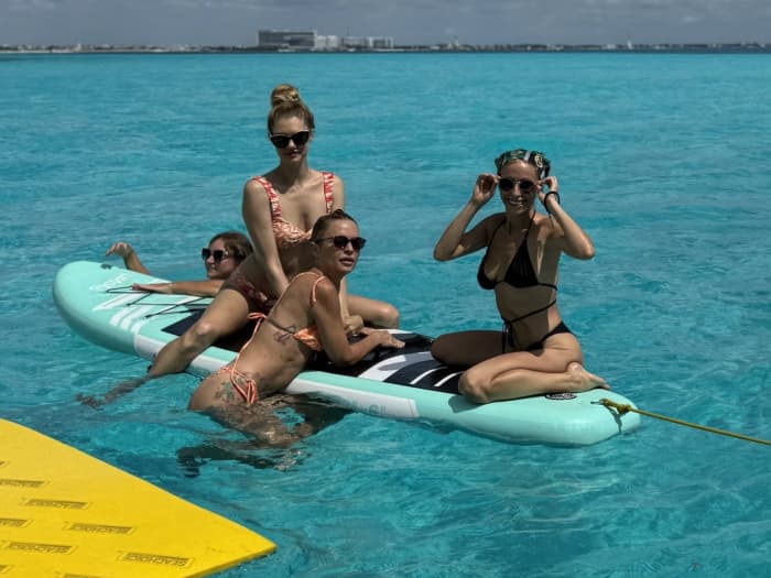 Odkryj Cancún podczas półdniowej wycieczki łodzią motorową