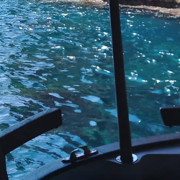 Take a half-day to relax on a motorboat in Port d'Alcúdia