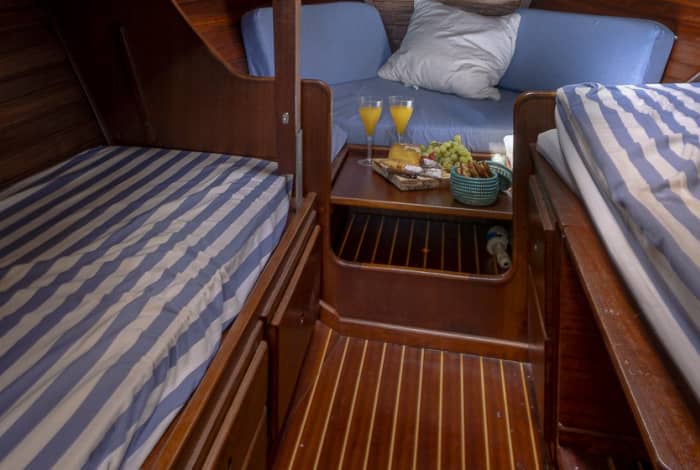 Take a half-day to relax on a motorboat in Port d'Alcúdia