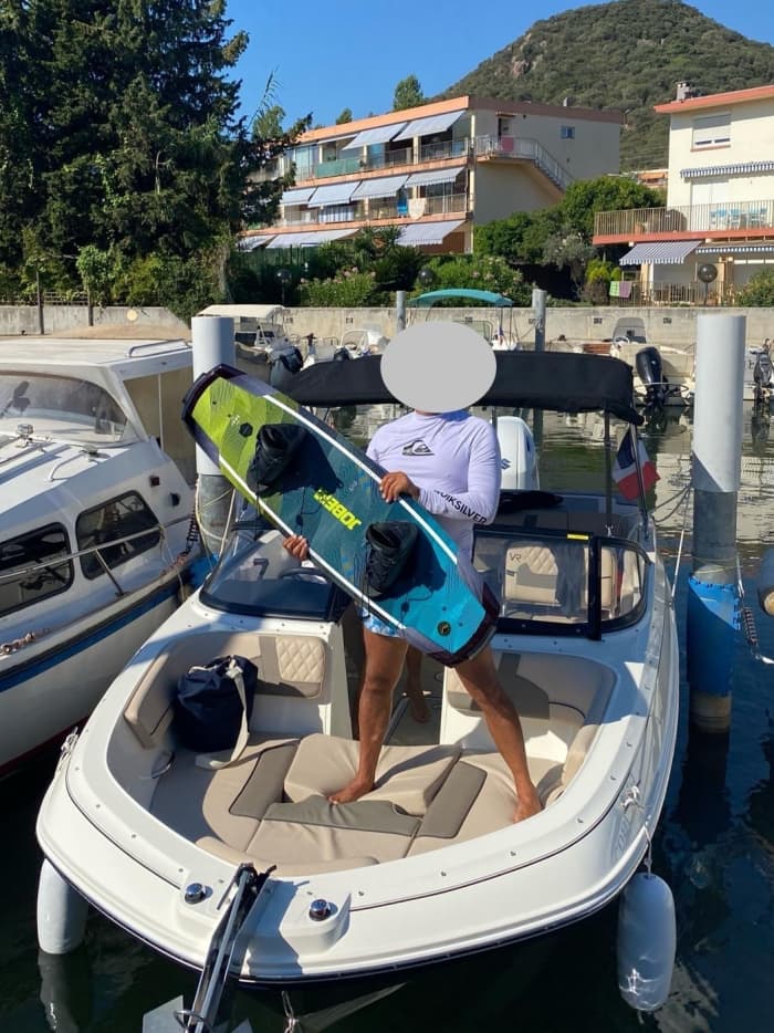 Découvrez Mandelieu-La Napoule en une demi-journée : Louez un bateau à moteur pendant 3h