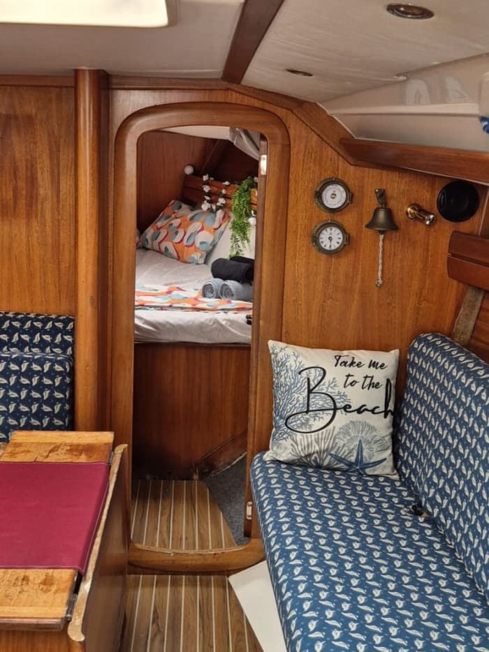 Een zeiltocht van een halve dag naar de helderste wateren van Menorca.