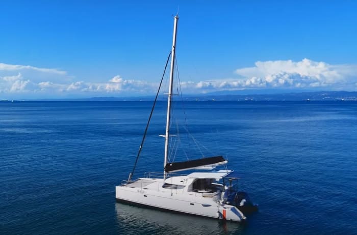 Take 9h to discover the hidden magic of Izola from the waves