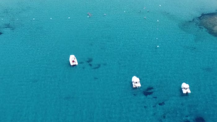 Experiencia en Mini Yate: Descubre Punta Molentis y las playas e islas más bonitas de Villasimius.