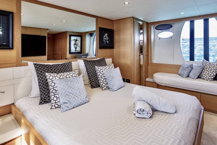 Half day to îles de Lérins - yacht experience