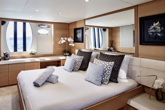 Half day to îles de Lérins - yacht experience