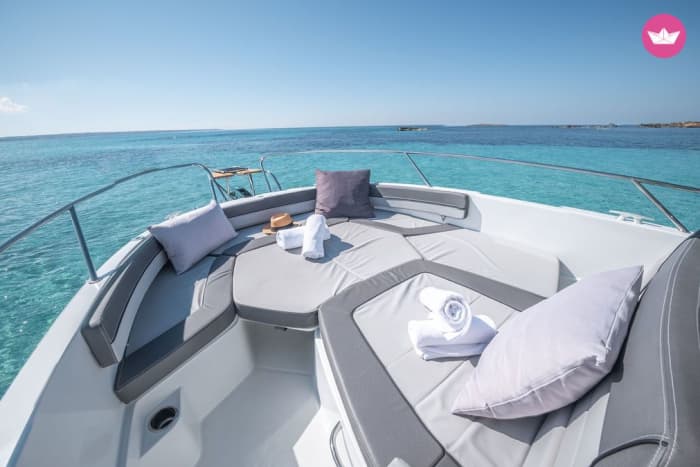 Santa Eulària by Sea: hidden coves, open waters and beauty