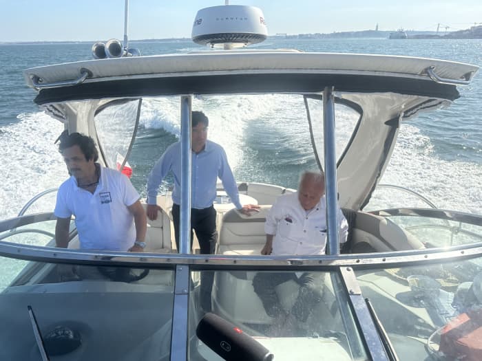 Private Bootstour um Cascais mit einem Motorboot