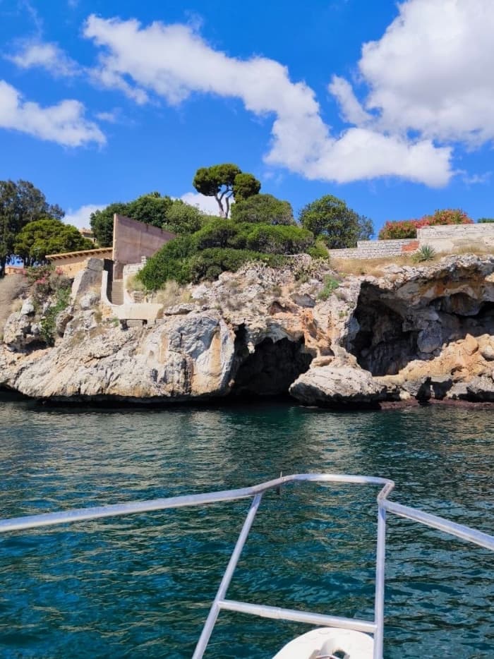 Scopri Palermo a bordo di un motoscafo per 7 ore