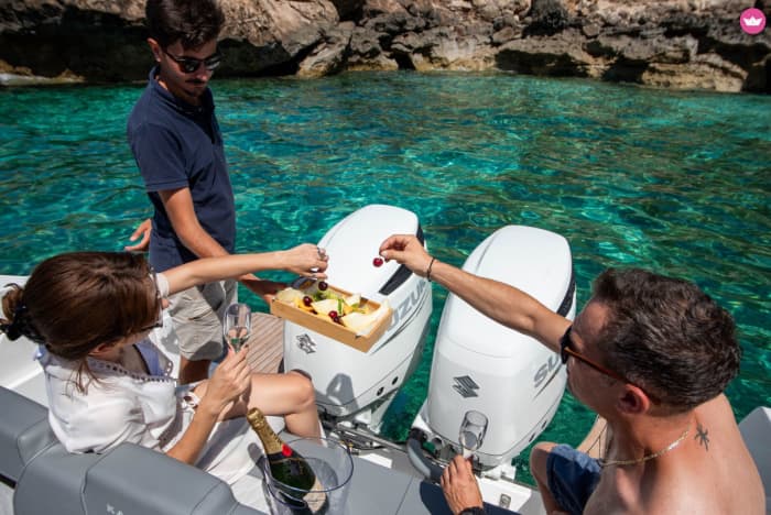 Poros und Hydra auf dem Seeweg: Die ultimative Tageskreuzfahrt